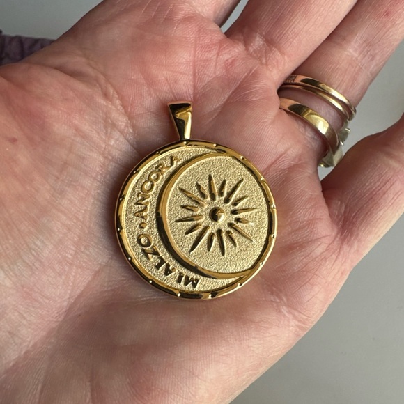 Jane Win Original Coin Pendant - Picture 11 of 11